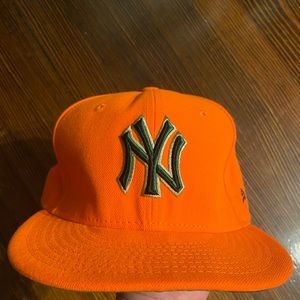 YANKEE baseball hat; excellent condition; size 7 1/8